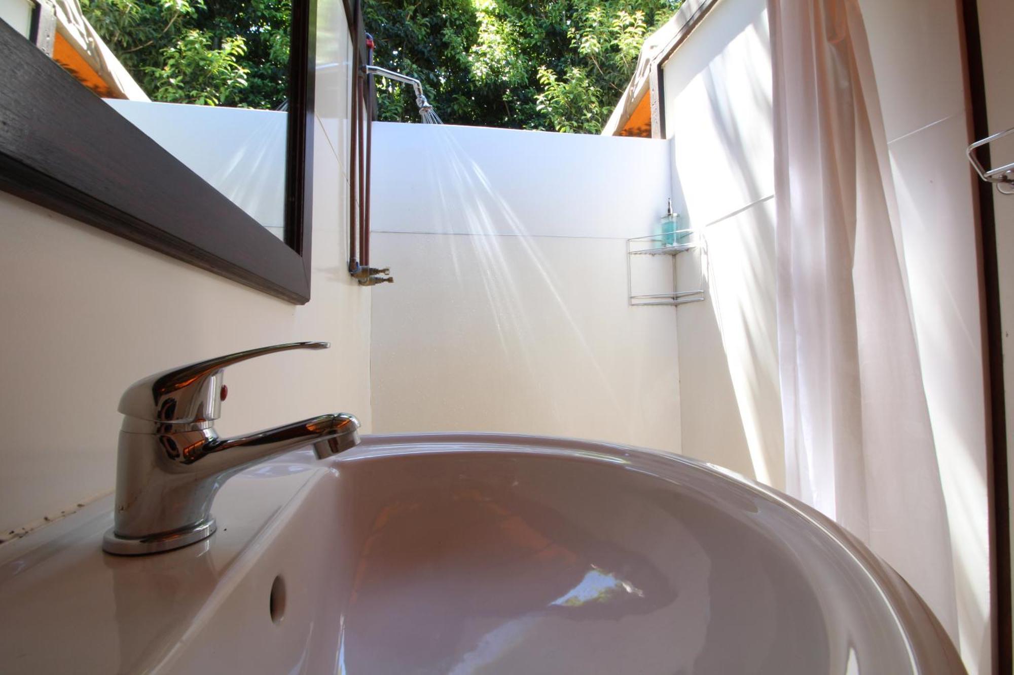 Mali Boutique Lodge & Tube 'N Axe Budget Accommodation Stormsrivier Bilik gambar